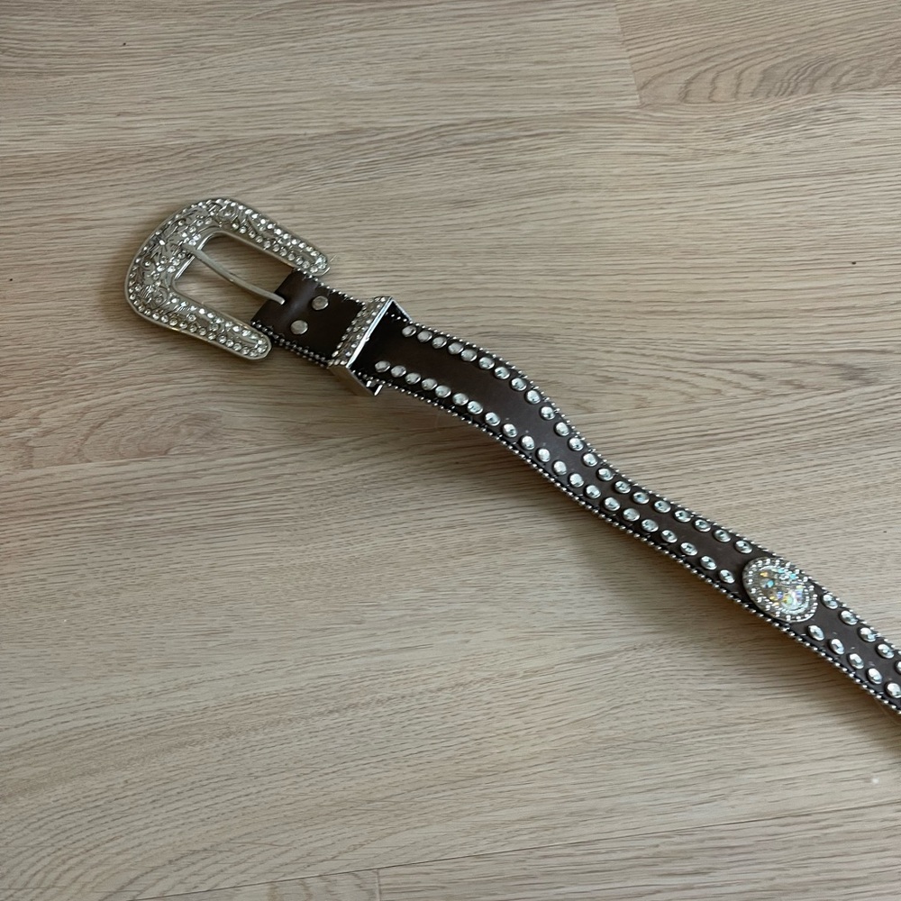 Rhinestone belt buckle